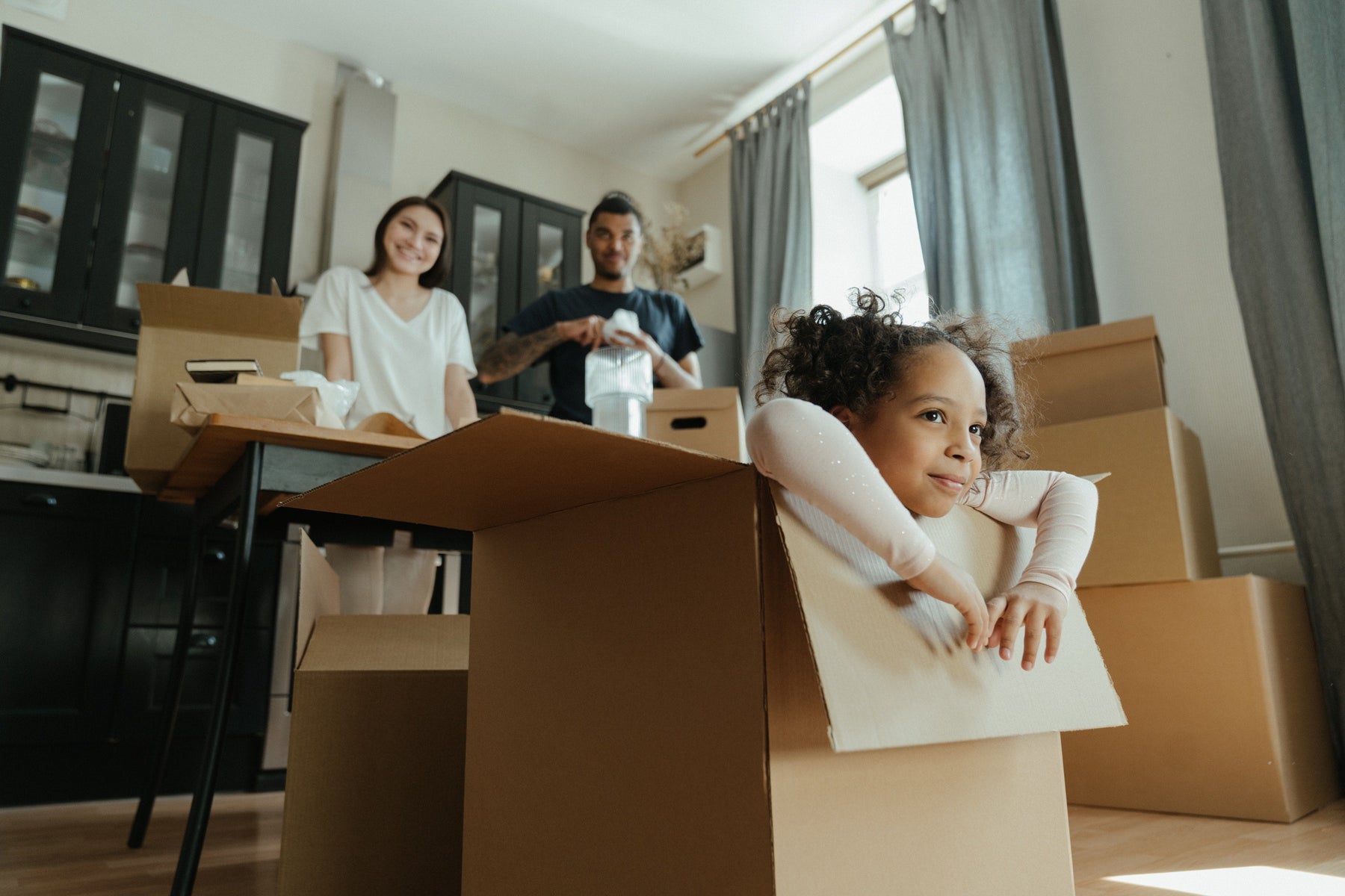 Moving With Kids: How to Prepare & Make it Less Stressful