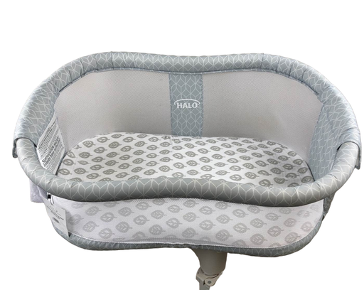 secondhand Halo BassiNest Swivel Sleeper Essentia Series, Morning Mist