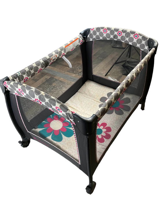 Baby Trend Lil Snooze Deluxe II Nursery Center