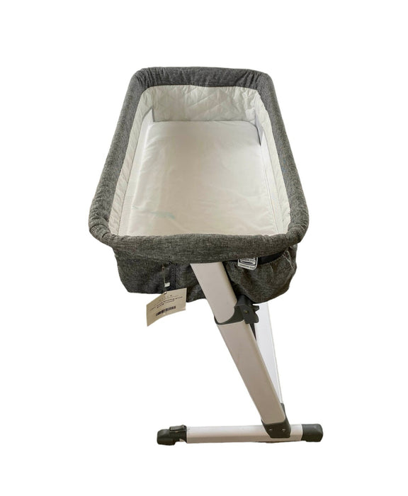 Delta Children By the Bed Deluxe Sleeper Bassinet