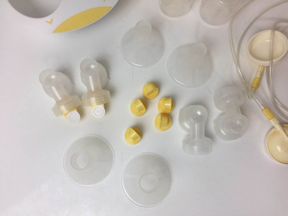 secondhand BUNDLE Medela Bottles and Accessories