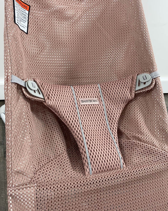 BabyBjorn Bouncer Bliss, Dusty Pink Mesh, Light Gray Frame