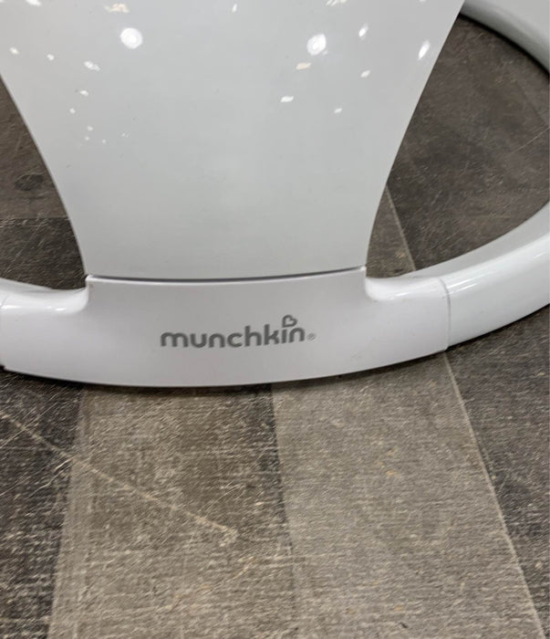 secondhand Munchkin Bluetooth Enabled Baby Swing