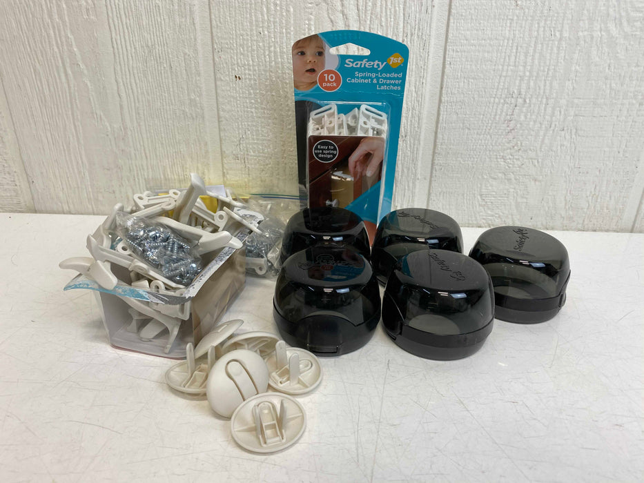 used BUNDLE Baby Proofing Items