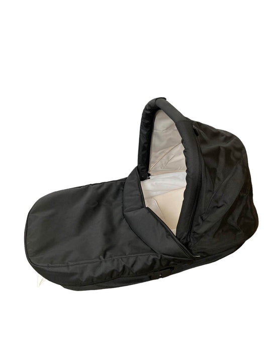 secondhand Britax B-Ready Bassinet