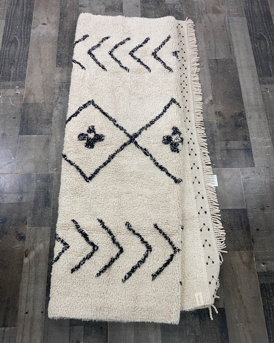 secondhand Lorena Canals Bereber Rug M 4’ 8” x 6’ 7”