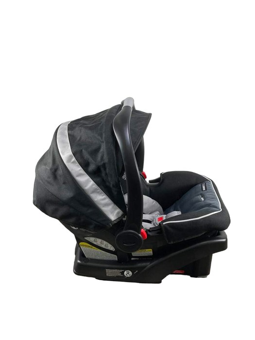 secondhand Graco Snugride Click Connect 35 Infant Car Seat, 2022, gray & black