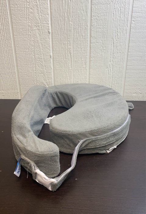 secondhand My Brest Friend Deluxe Nursing Pillow