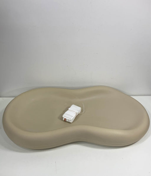 secondhand Keekaroo Peanut Changing Pad, Vanilla