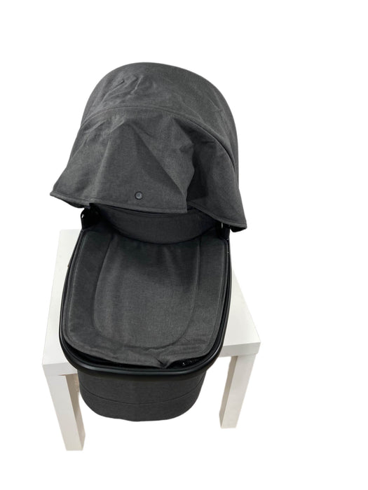 secondhand Joolz Hub+ Bassinet