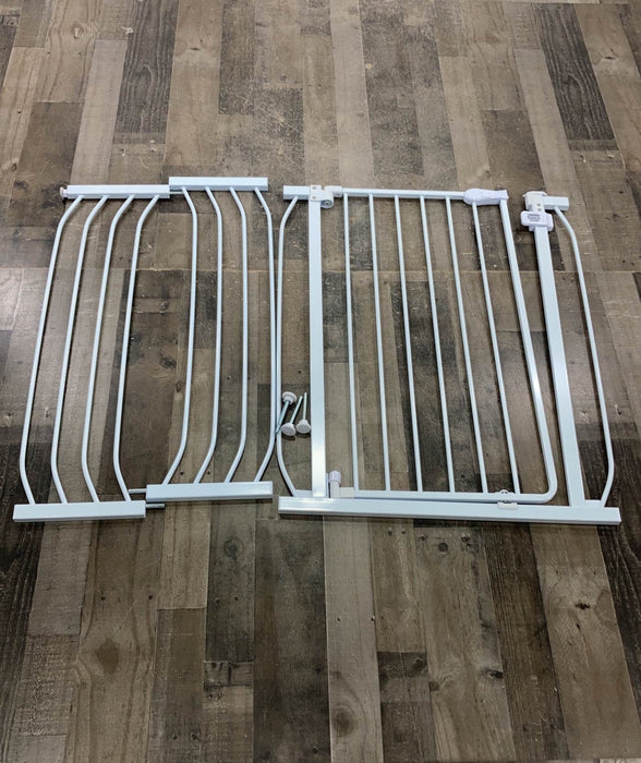 used Summer Infant Multi-Use Walk Through Gate