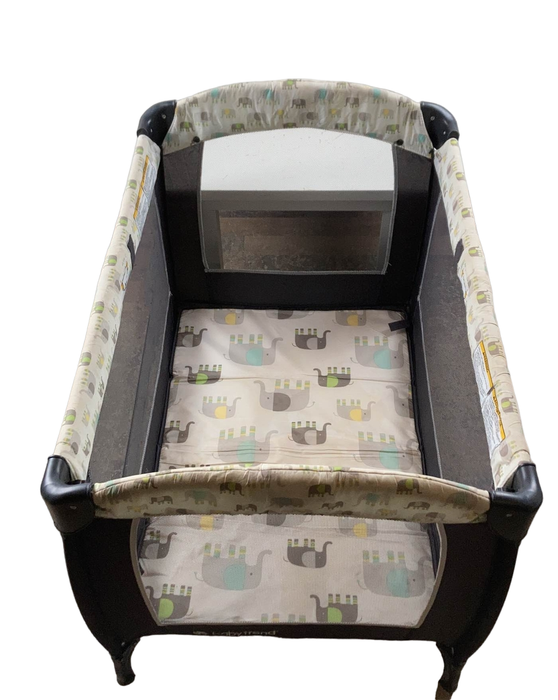 Baby Trend Lil Snooze Deluxe II Nursery Center