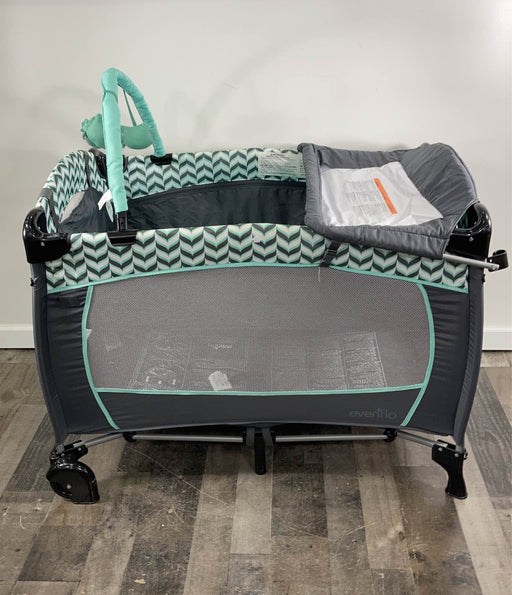 used Evenflo Portable BabySuite Deluxe Playard