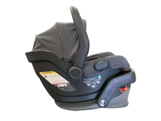 secondhand UPPAbaby MESA V2 Infant Car Seat, 2023, Charcoal Melange Merino Wool)