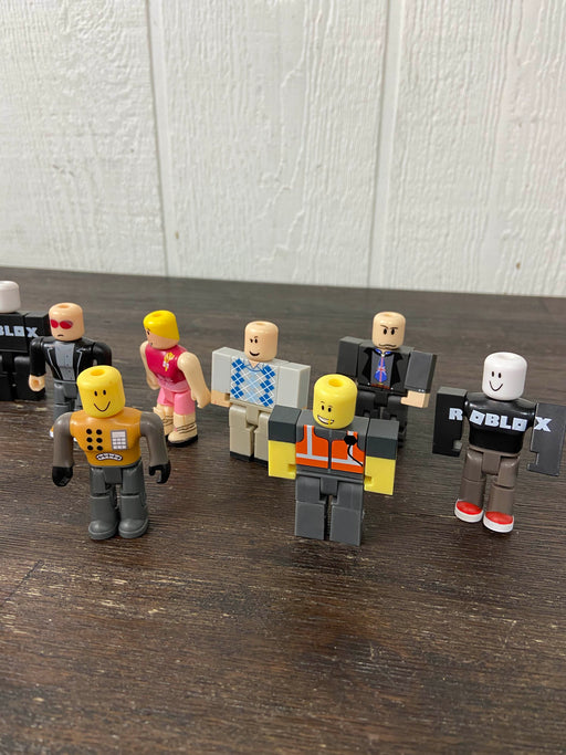 secondhand BUNDLE Action Figures, Roblox