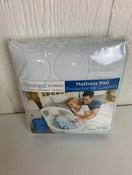 secondhand Halo Bassinest Swivel Sleeper Waterproof Mattress Pad