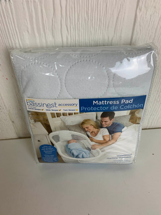 secondhand Halo Bassinest Swivel Sleeper Waterproof Mattress Pad