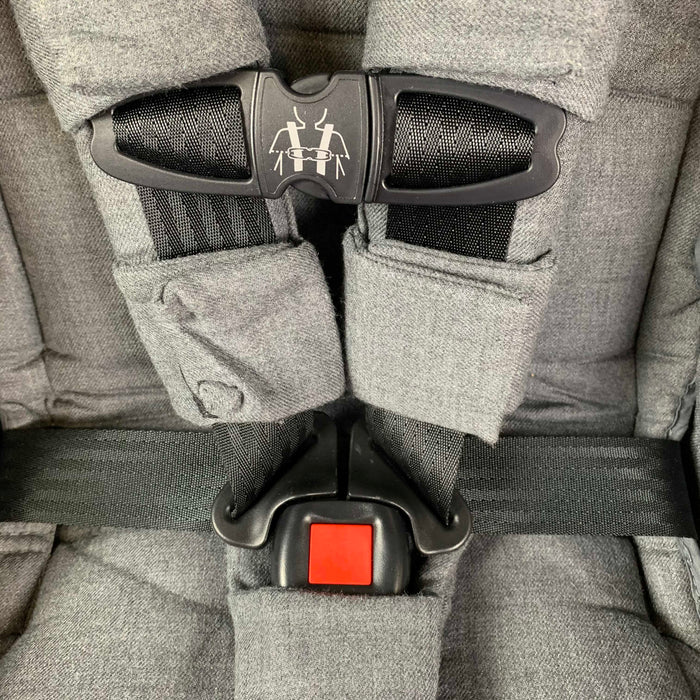 secondhand Diono Rainier 2 AXT Convertible Car Seat