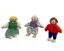 secondhand Melissa & Doug Wooden Doll Family