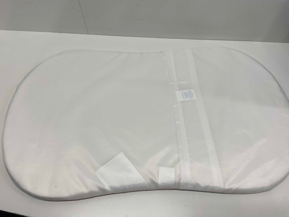 secondhand Halo BassiNest Swivel Sleeper Mattress