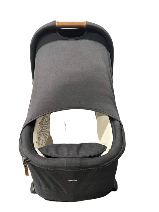 used Nuna Triv Bassinet