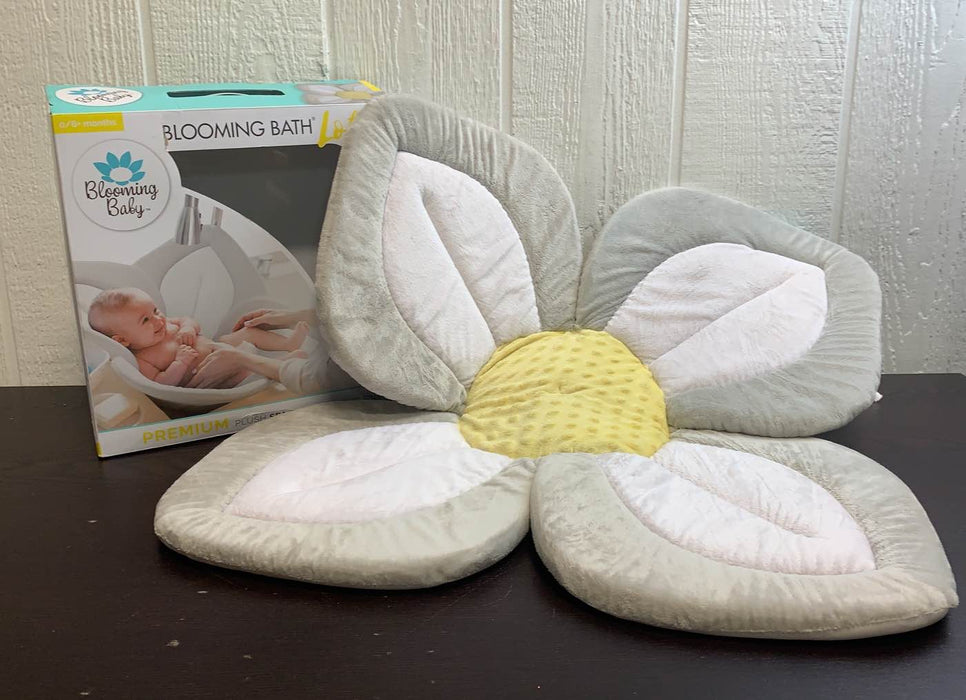 used Blooming Bath Baby Bath Lotus, White-Yellow