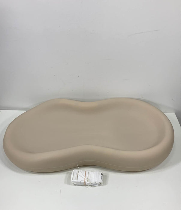 secondhand Keekaroo Peanut Changing Pad, Vanilla