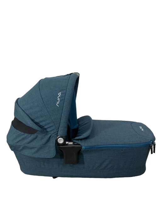 secondhand Nuna Triv Bassinet