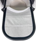 secondhand UPPAbaby VISTA V2 Stroller, 2022, Anthony (White & Grey Chenille)