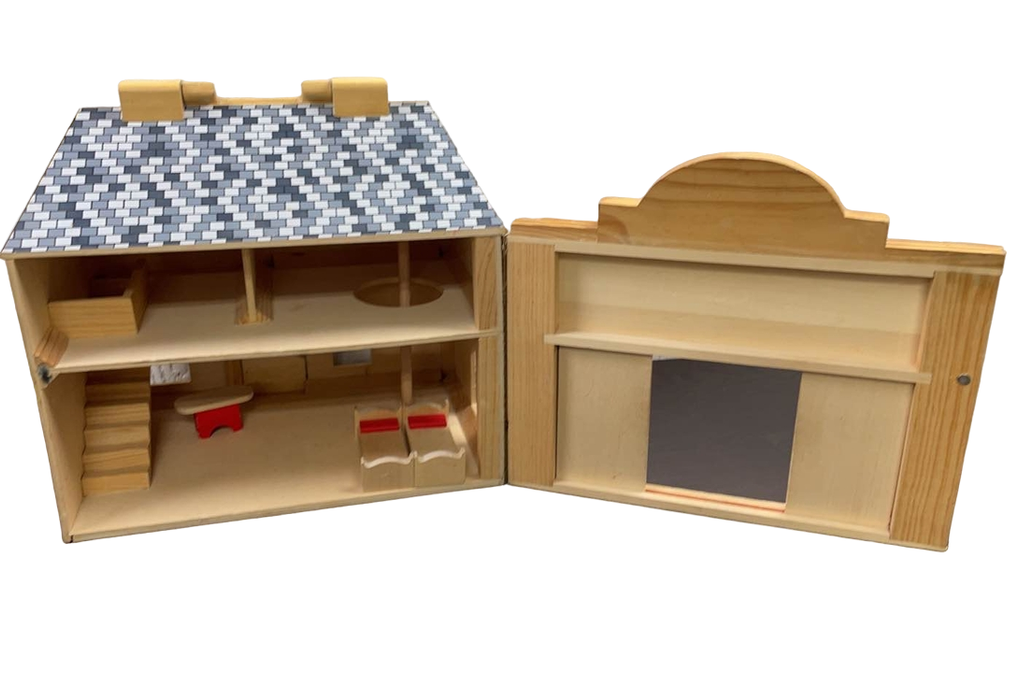 secondhand Melissa & Doug Deluxe Multi-level Wooden Fold & Go Fire Station