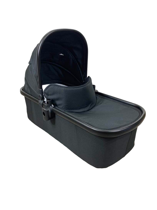 used Mompush Ultimate 2 Bassinet, Black