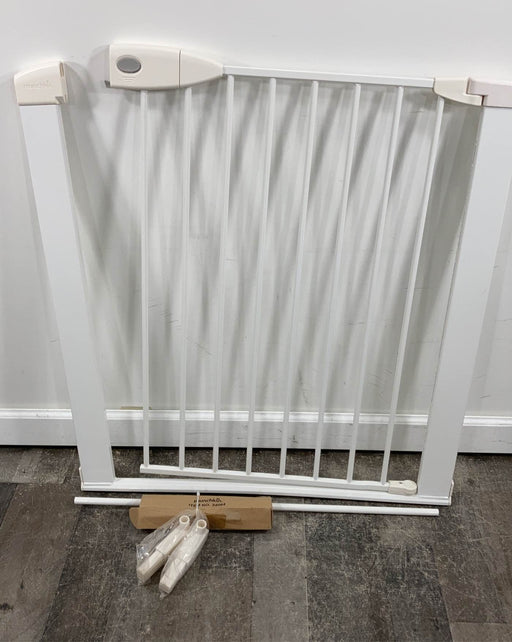 secondhand Munchkin Safe Step Gate With TripGuard