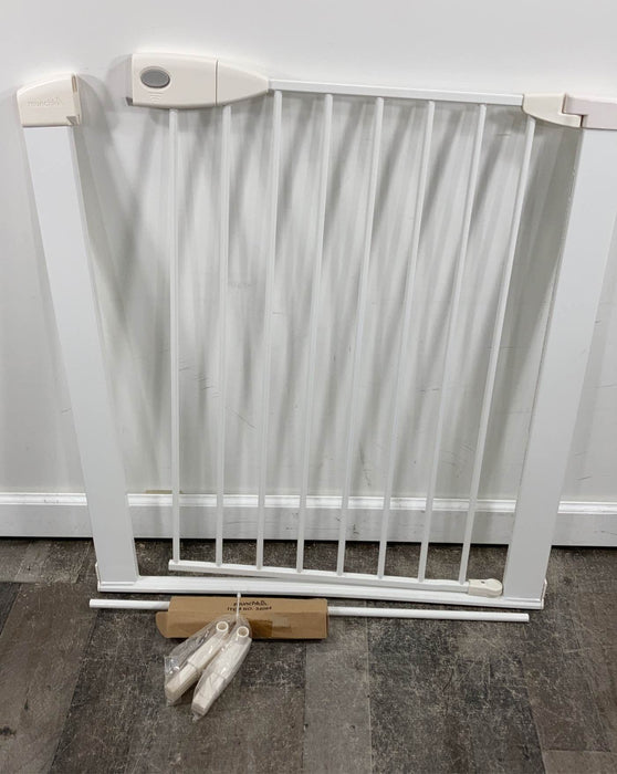 secondhand Munchkin Safe Step Gate With TripGuard