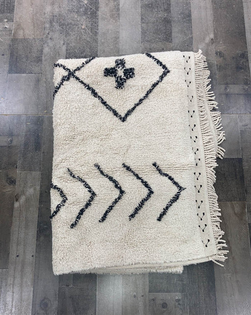 used Lorena Canals Bereber Rug M 4’ 8” x 6’ 7”