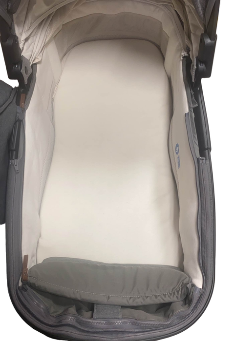 Nuna Demi Grow Bassinet, Frost