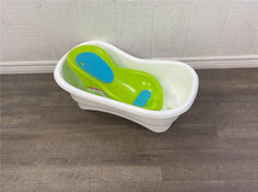 used Summer Infant Comfort Height Bath Center With Step Stool