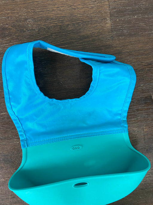 secondhand OXO Tot Roll Up Bib