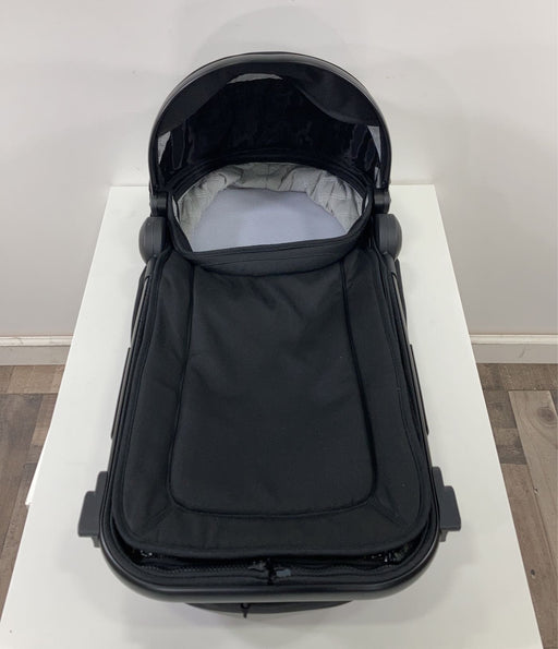 secondhand Joolz Geo2 Bassinet And Seat