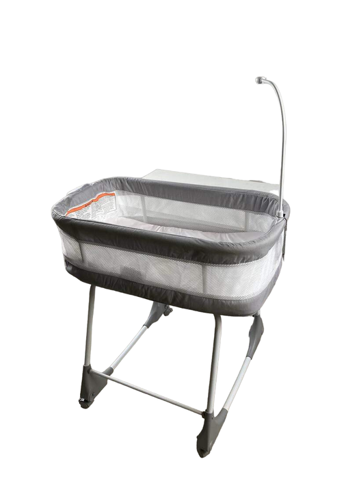 used Simmons Kids Shooting Star Rocking Bassinet With Airflow Mesh