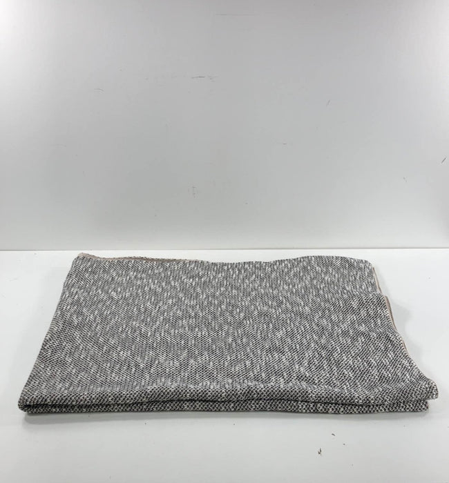 used Safavieh Throw Blanket