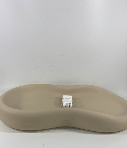 secondhand Keekaroo Peanut Changing Pad