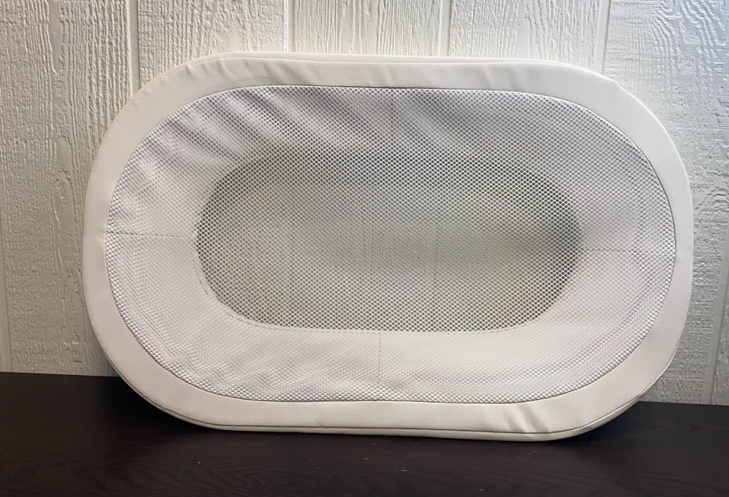 secondhand Ubimed Breathable Bassinet Infant Insert, with Fitted Sheets