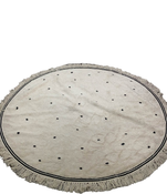 secondhand Safavieh Easy Care Round Rug