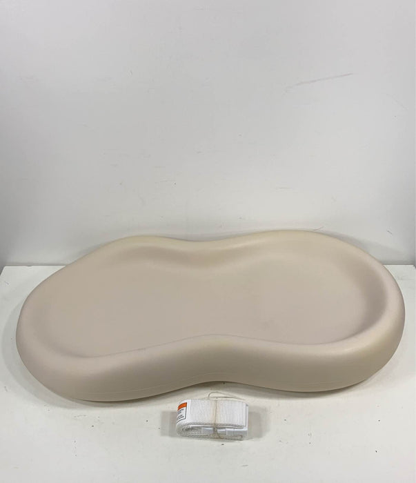 secondhand Keekaroo Peanut Changing Pad, Vanilla