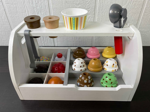 secondhand Melissa & Doug Wooden Scoop & Serve Ice Cream Counter