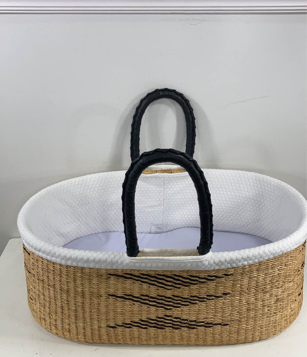 used Design Dua Nap & Pack Bassinet