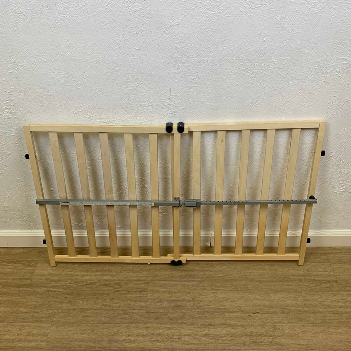 secondhand Regalo Wooden Expandable Safety Gate