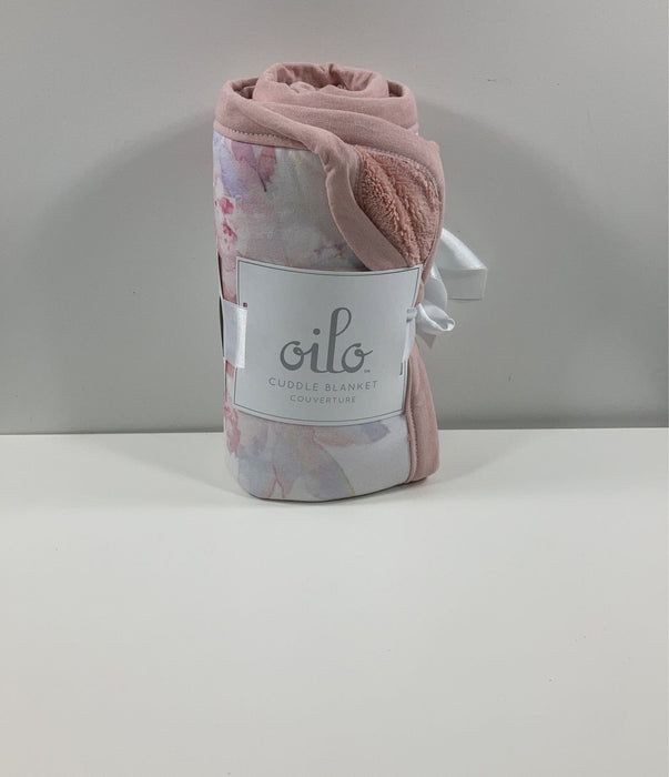 used Oilo Studios Cuddle Blanket