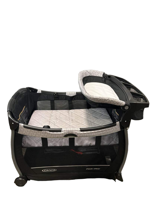 used Graco Pack 'n Play Playard Cuddle Cove