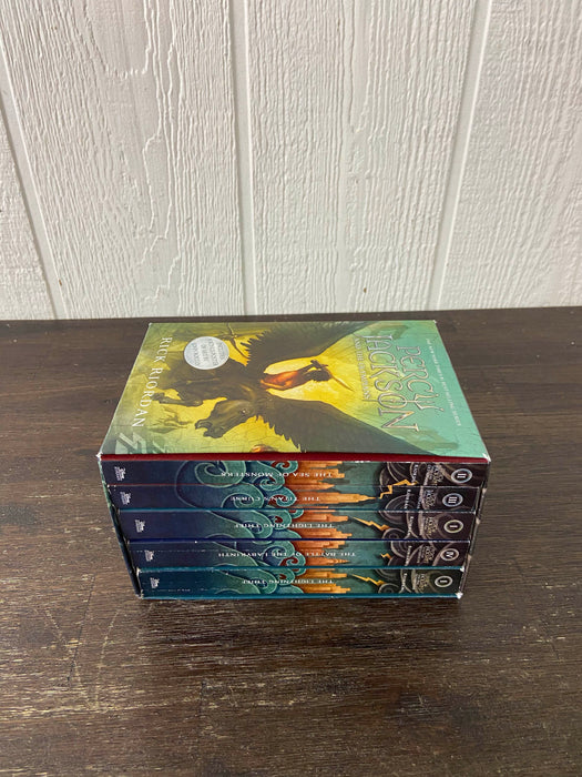 used BUNDLE Children’s Chapter Books